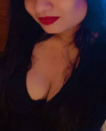 Sexy Goa beach escorts girls